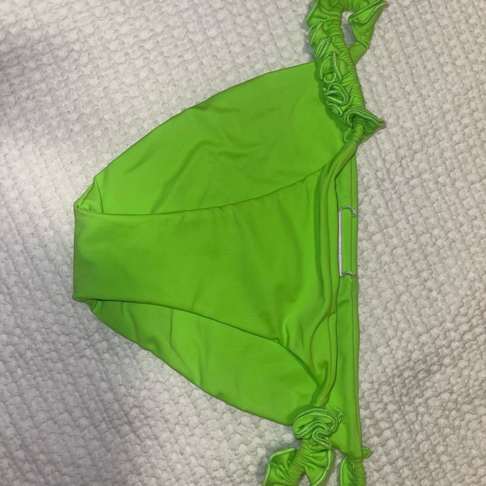 KaiLani green ruffle bikini bottom size M